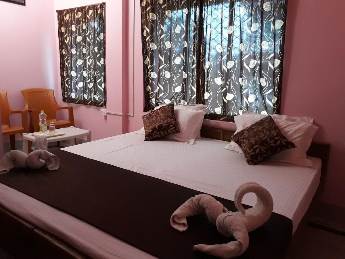 Hotel Gunjan Puri Eksteriør billede
