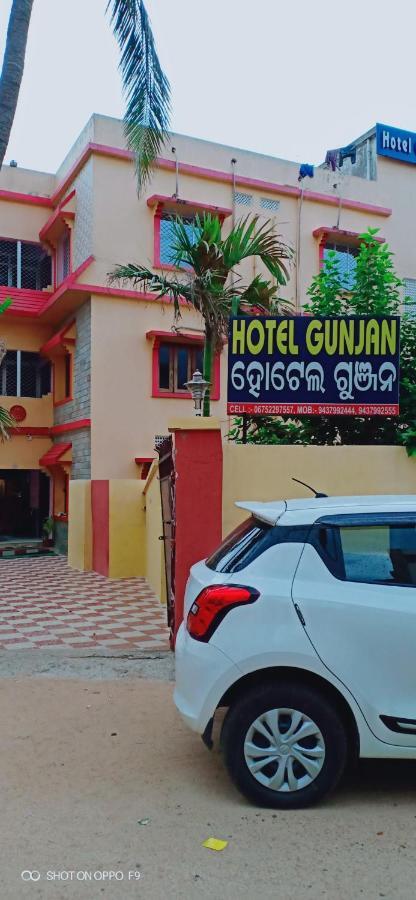 Hotel Gunjan Puri Eksteriør billede